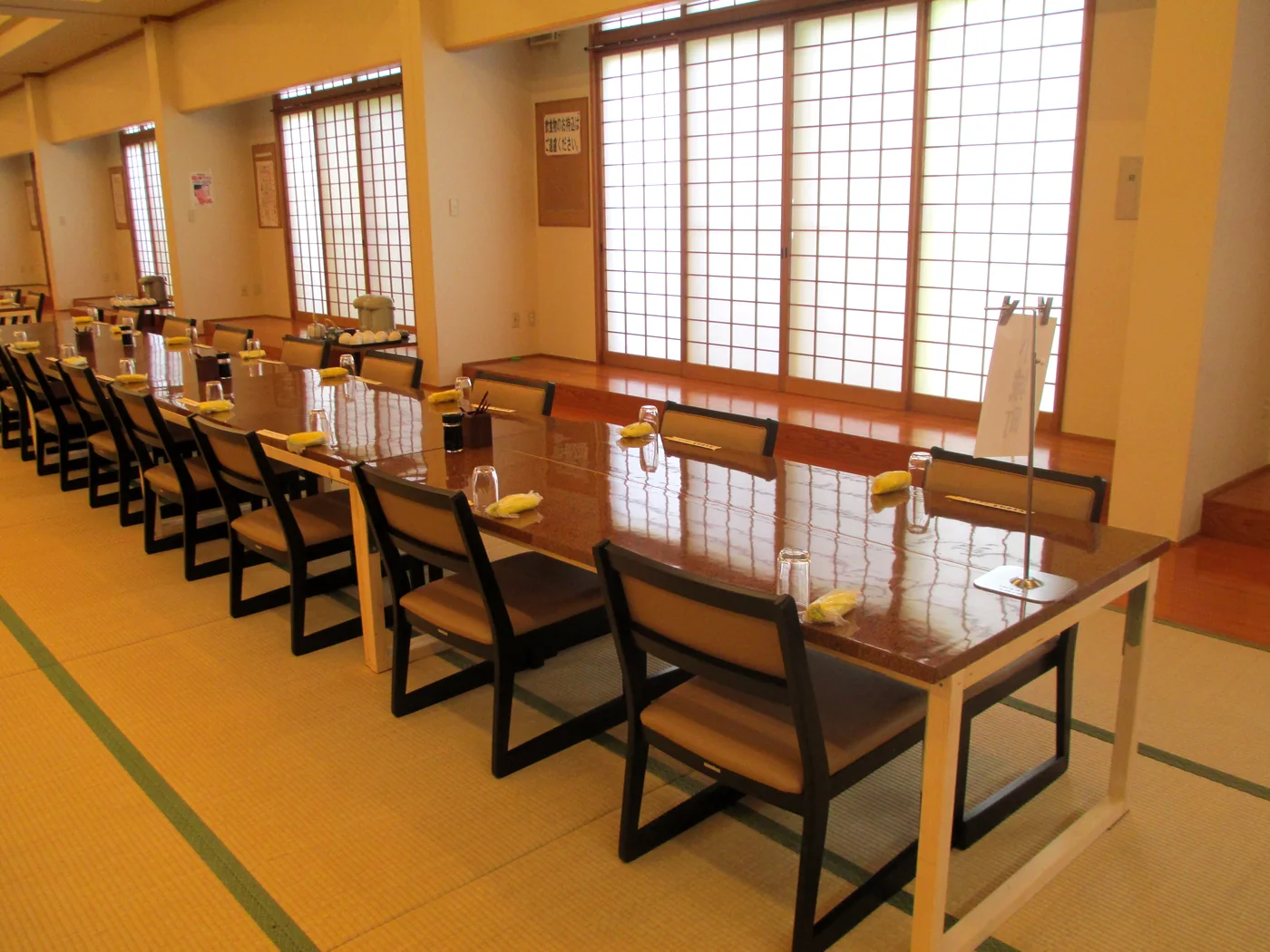 ひぜん祐徳温泉 宝乃湯 宴会場（テーブル席）